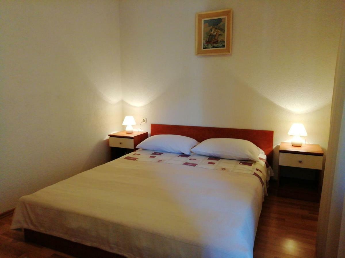 Apartments Jadranka Ivana Pula Bagian luar foto