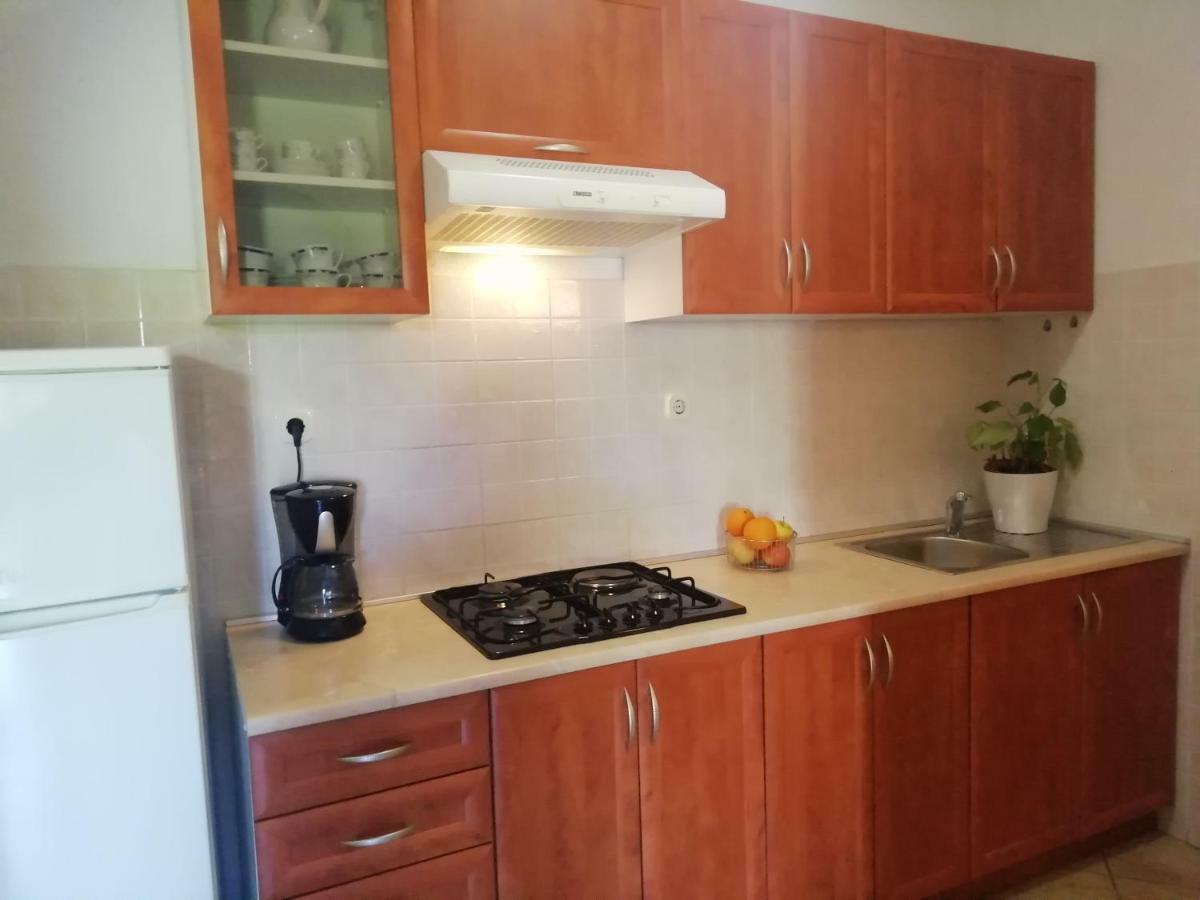 Apartments Jadranka Ivana Pula Bagian luar foto