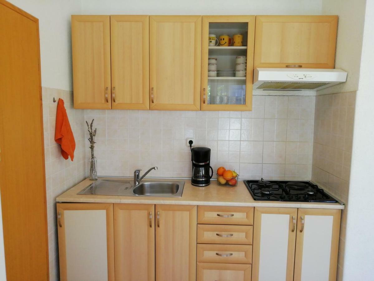 Apartments Jadranka Ivana Pula Bagian luar foto