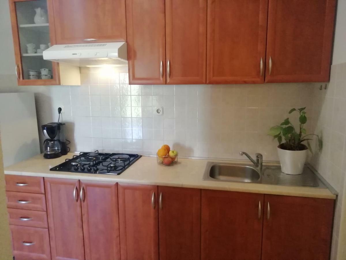 Apartments Jadranka Ivana Pula Bagian luar foto