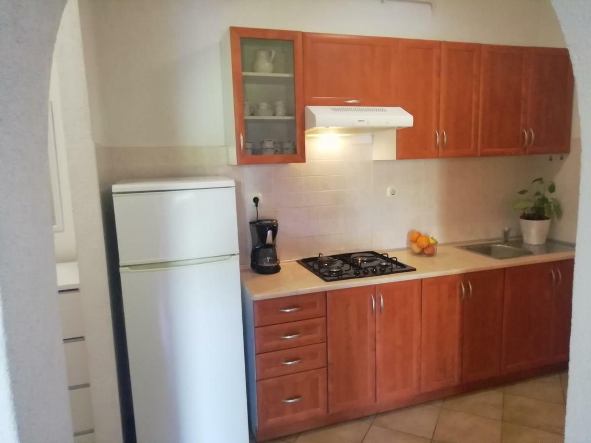 Apartments Jadranka Ivana Pula Bagian luar foto